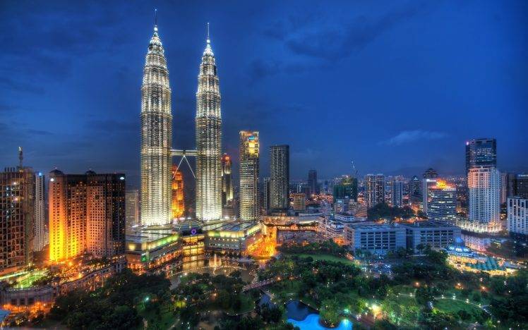 Malaysia, Kuala Lumpur, Petronas Towers HD Wallpaper Desktop Background