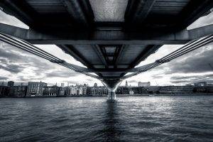 Millennium Bridge, Bridge