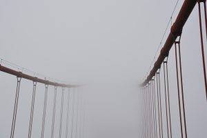 USA, Golden Gate Bridge, Mist