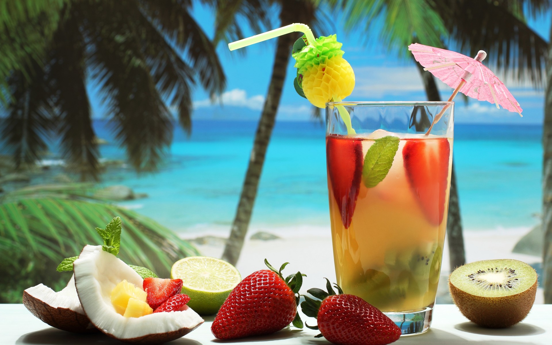 cocktails, Drink, Fruit, Coconuts, Strawberries, Kiwi (fruit), Trees, Tropical Wallpaper