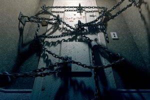 Silent Hill, Chains, Door