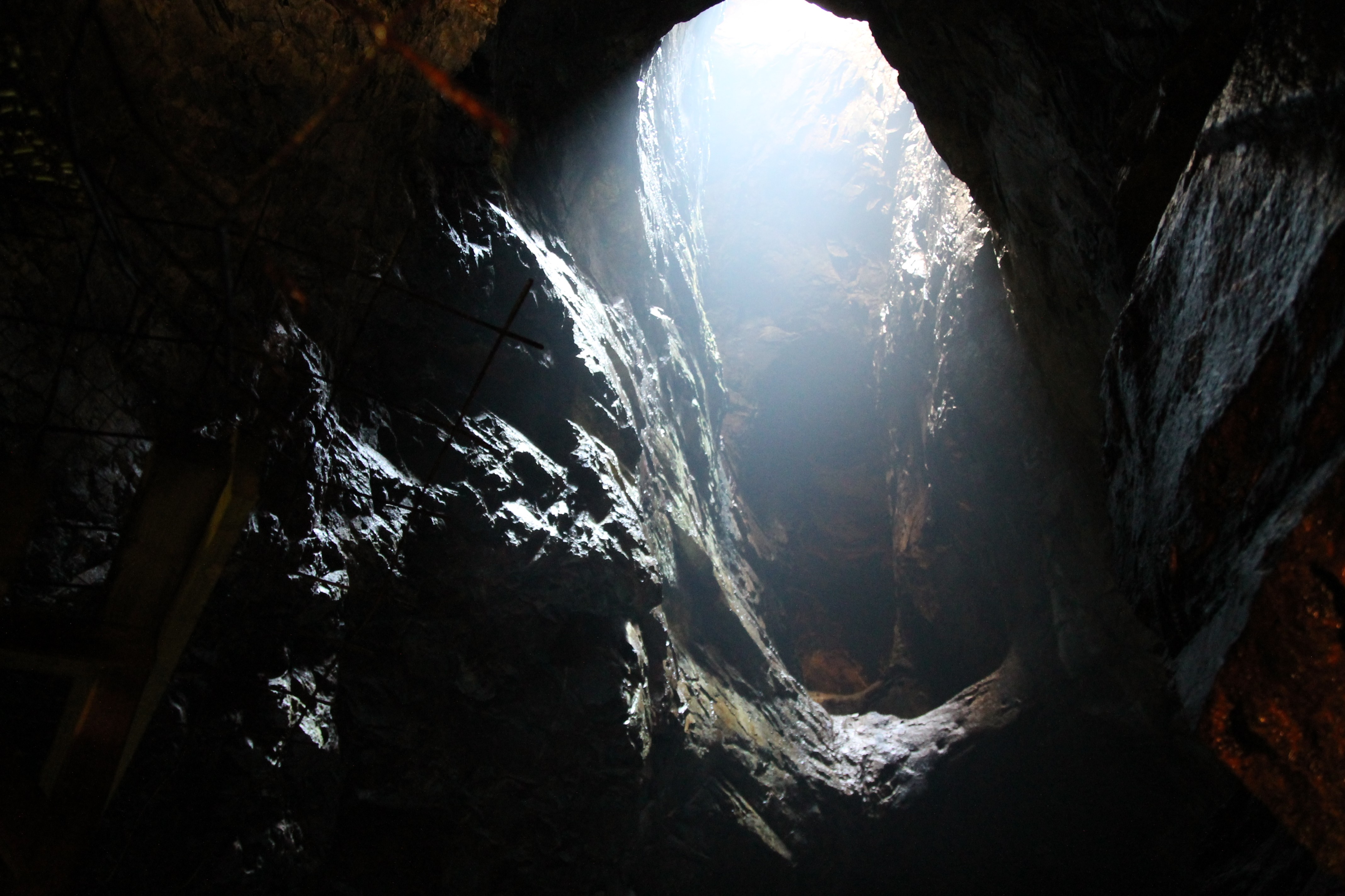 cave, Cleva Gruba, Sweden Wallpaper
