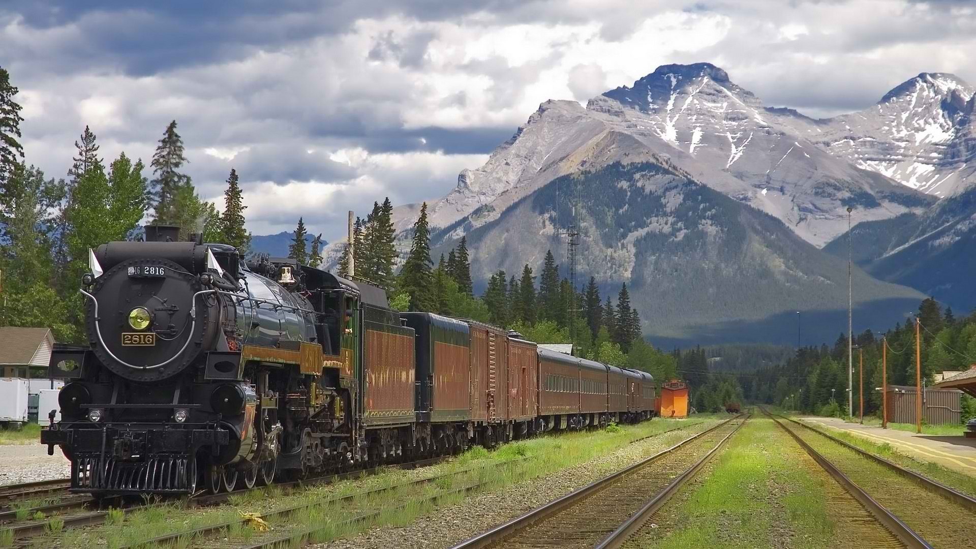 Alberta National Park, Steam Locomotive, Railway, Train, Mountain, Canada Wallpaper