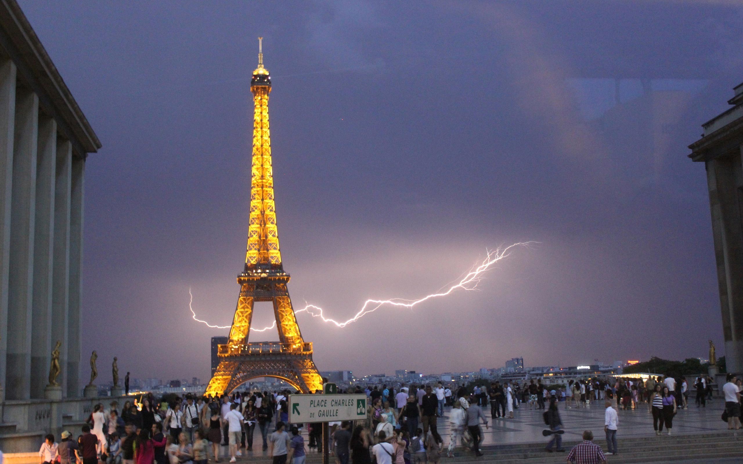 Paris, Eiffel Tower, Storm, Building, Tower, Lightning Wallpaper