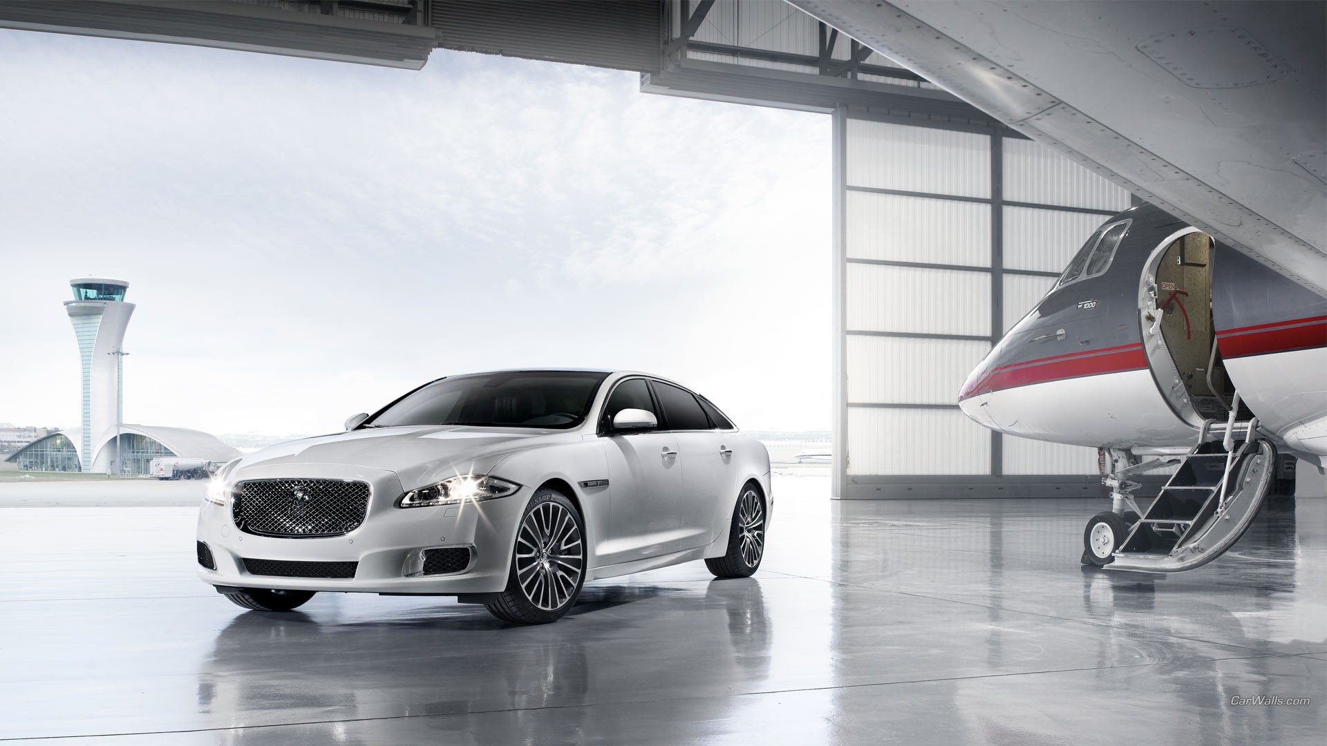 Jaguar XJ Wallpaper
