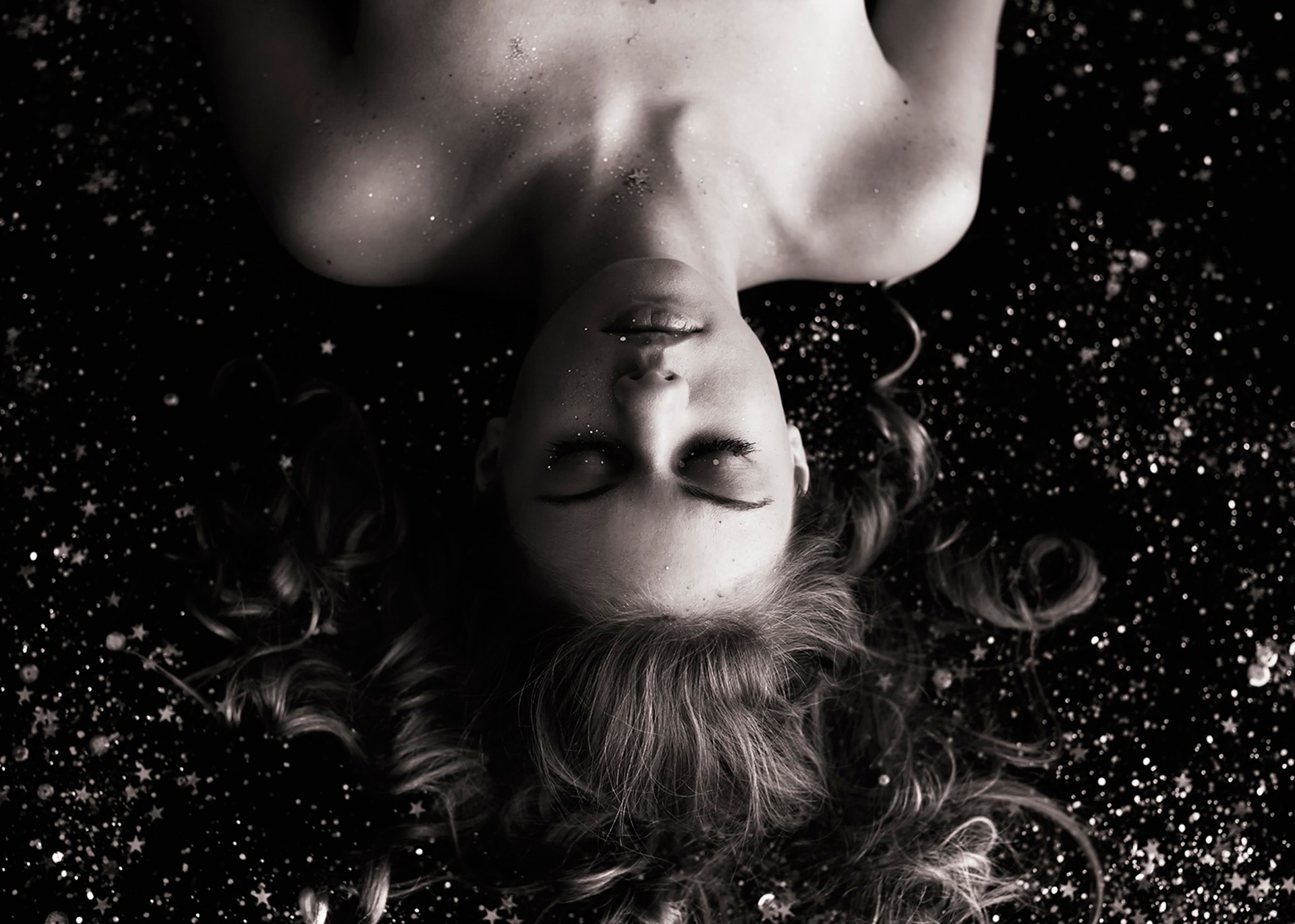 women, Bare Shoulders, Upside Down, Monochrome, Closed Eyes, Curly Hair Wallpaper