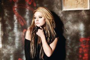 Avril Lavigne, Blonde, Blue Eyes
