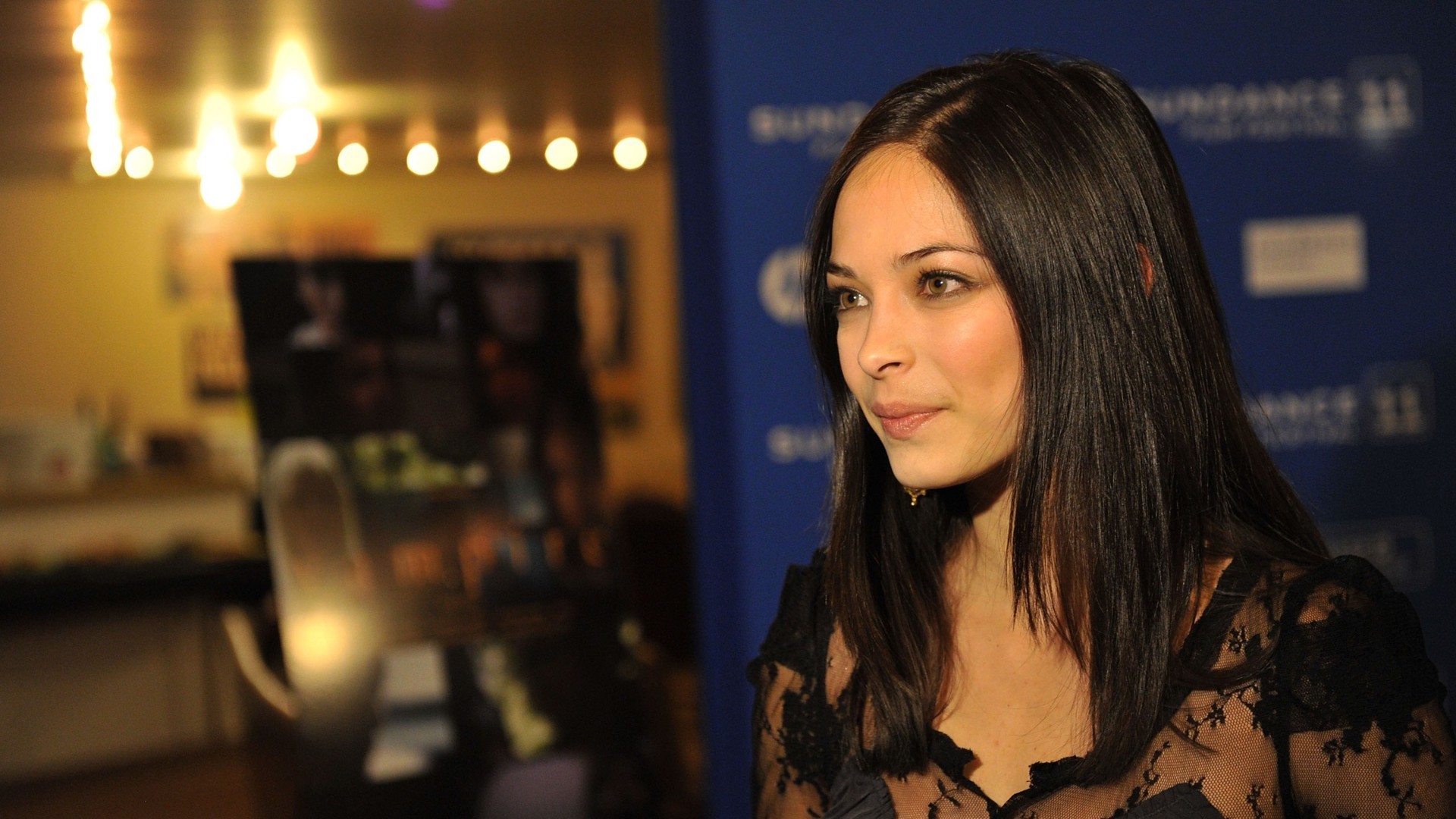 Kristin Kreuk Wallpaper