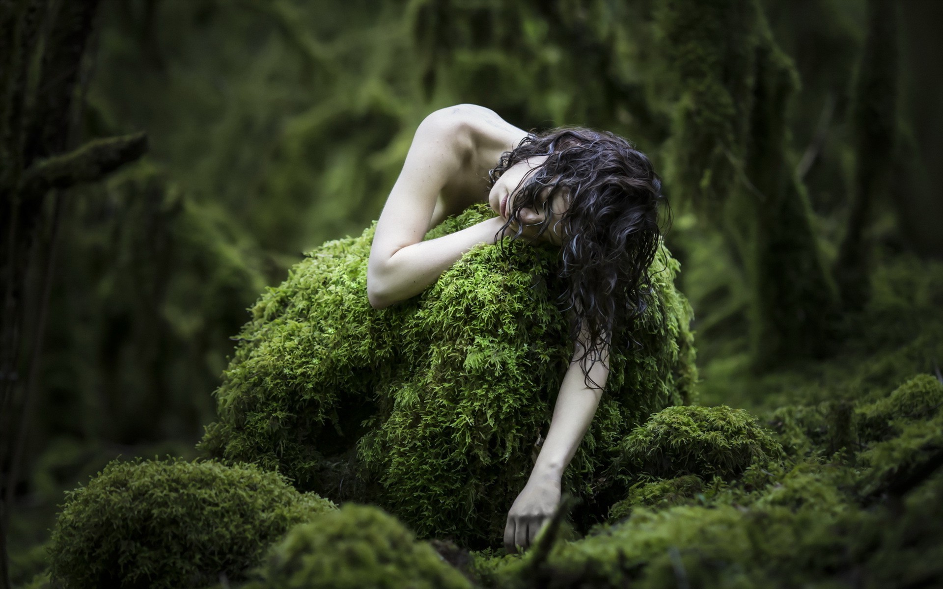 women, Moss, Rock, Brunette, Bare Shoulders, Photography Wallpaper