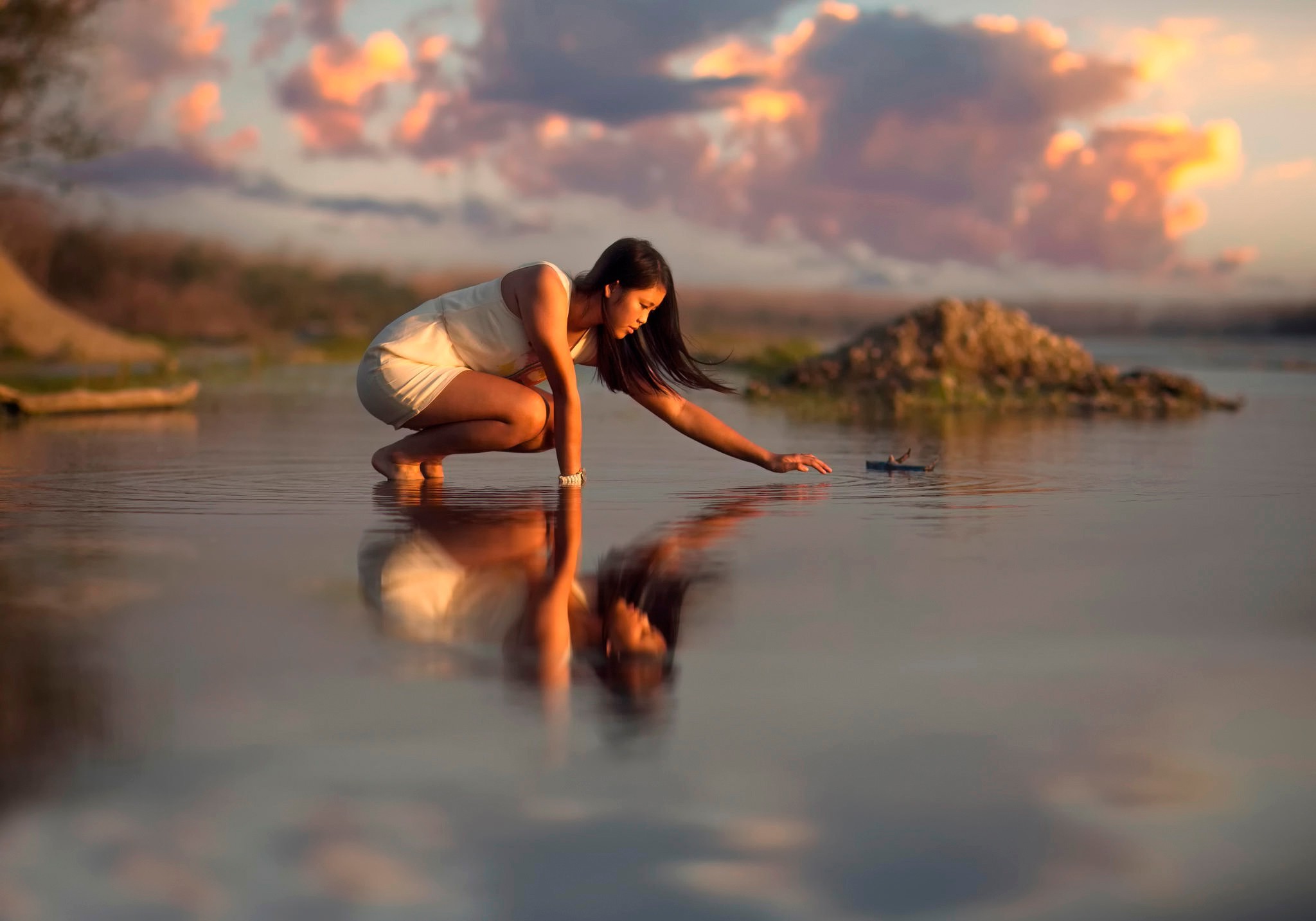 women Wallpaper