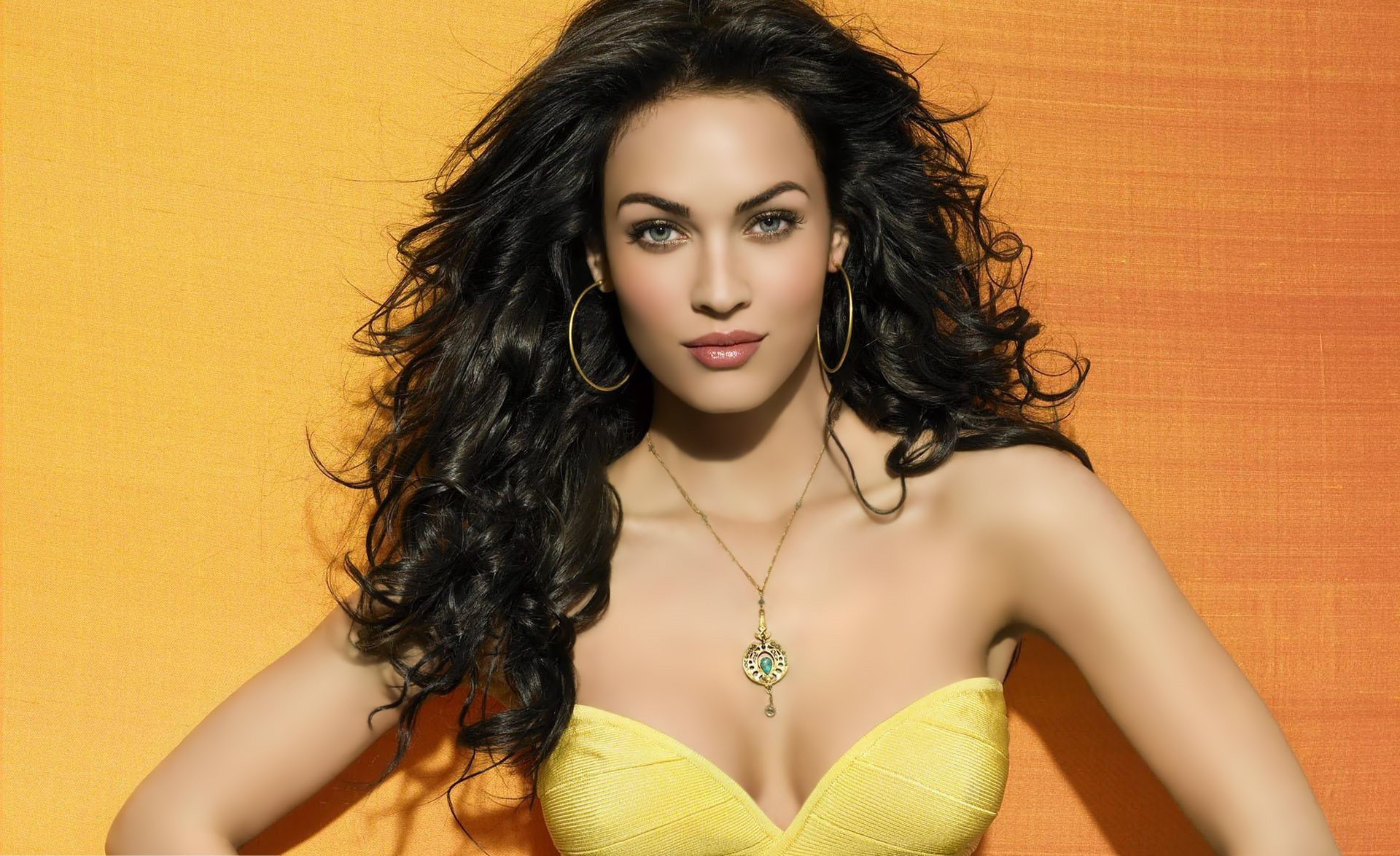 Megan Fox Wallpaper