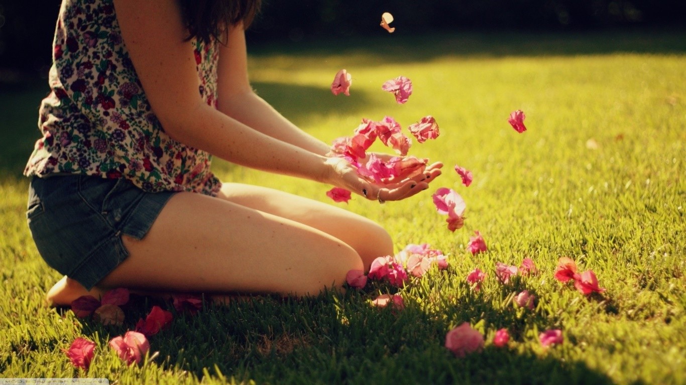 women Outdoors Wallpaper