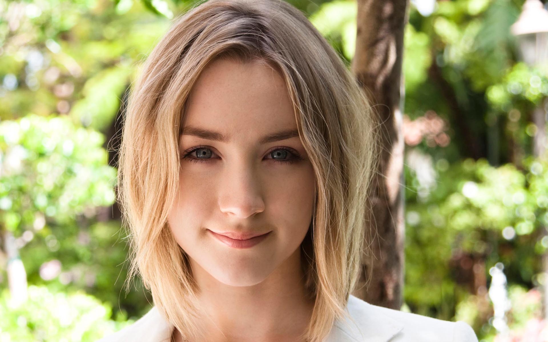 women saoirse ronan Wallpaper