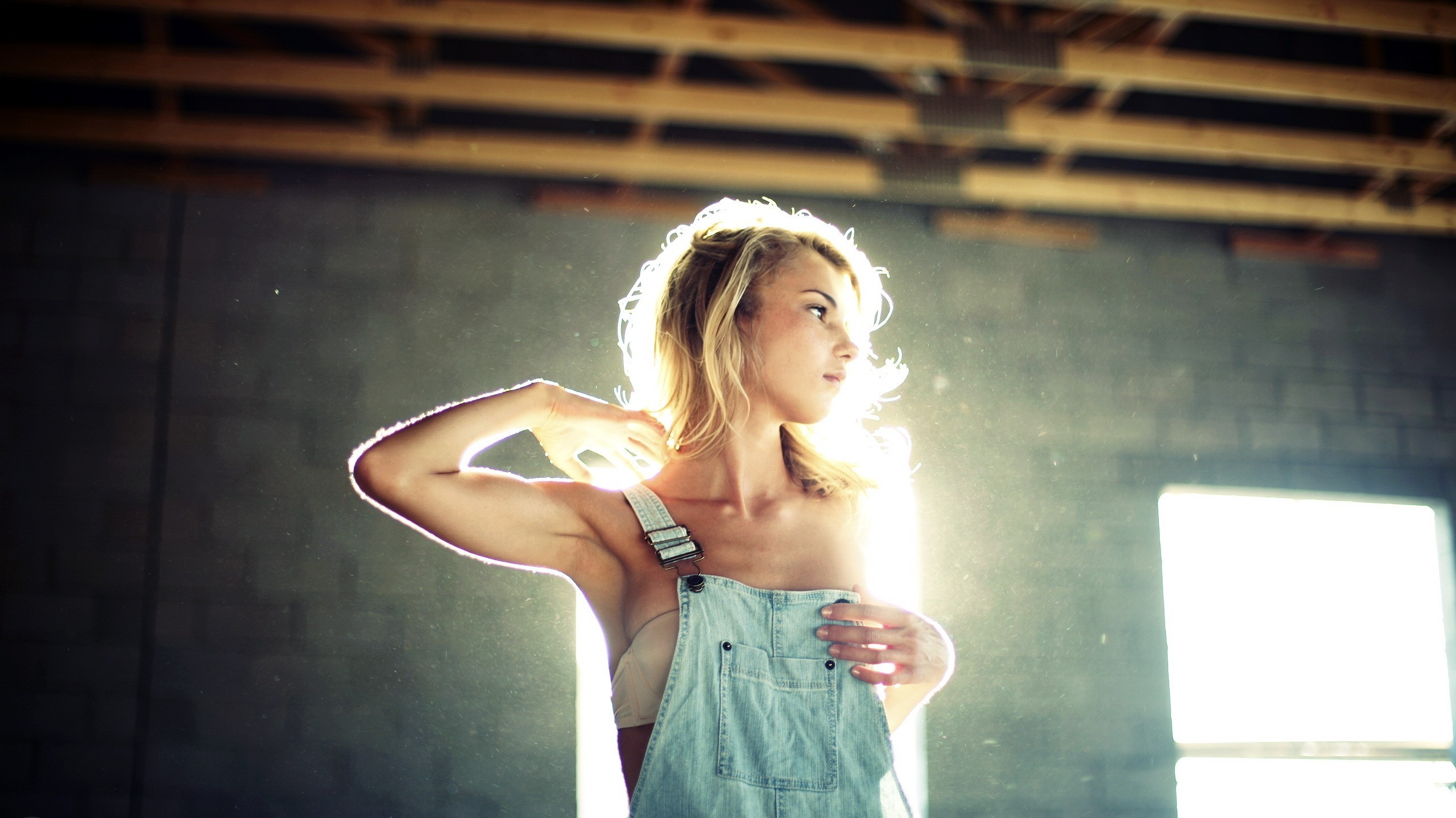 women Wallpaper