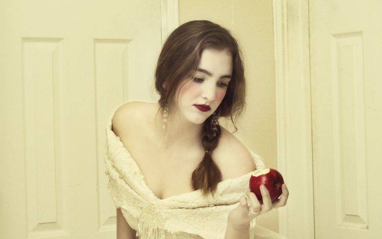 women brunette apples HD Wallpaper Desktop Background