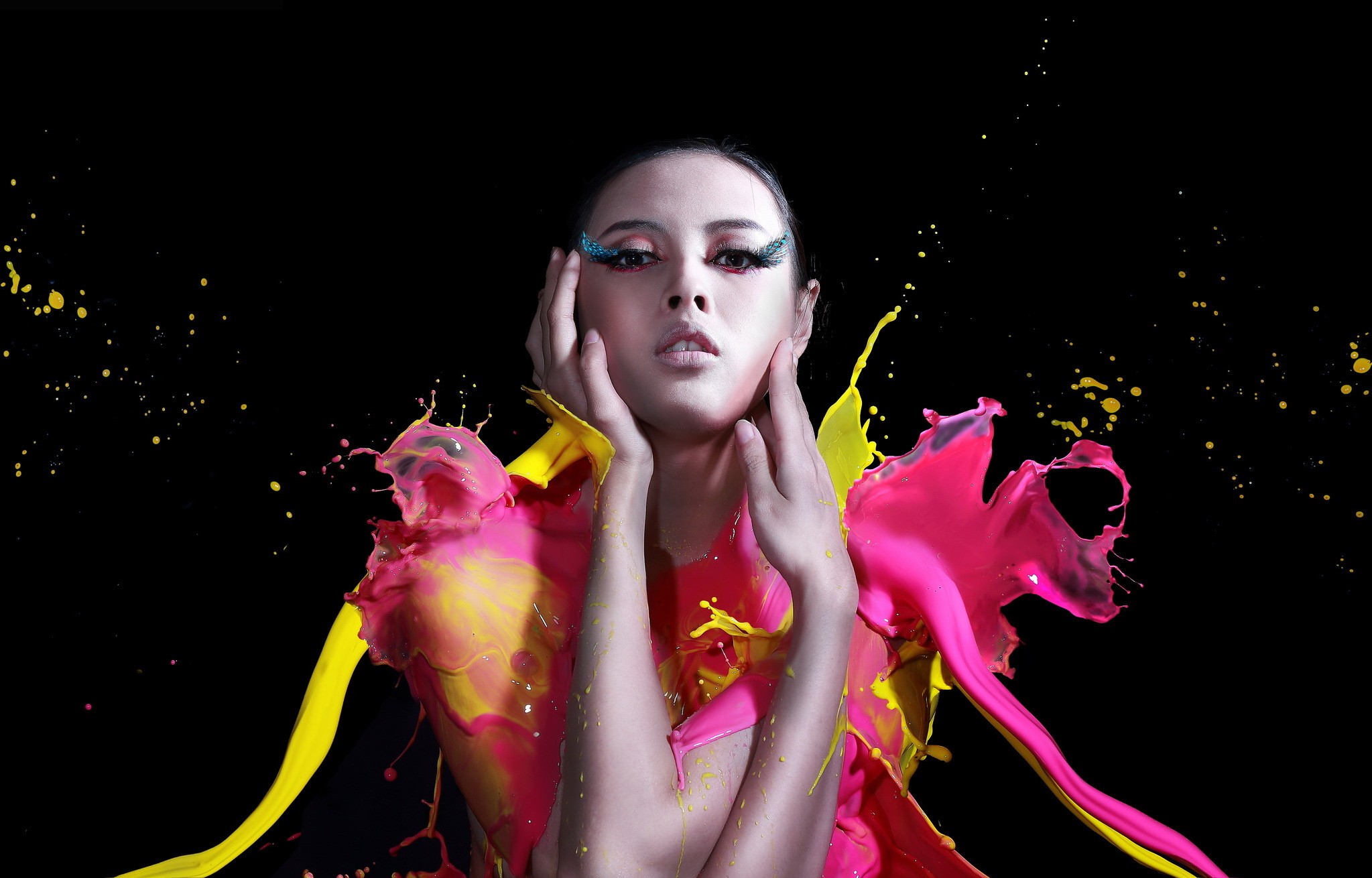 women model asian black background splashes open mouth Wallpaper
