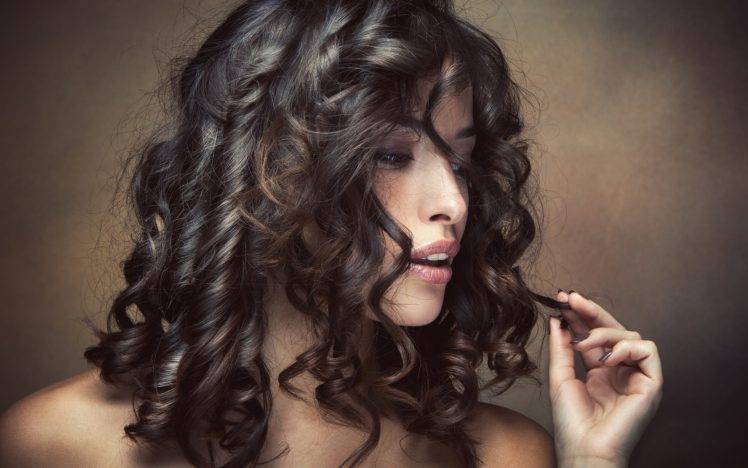 women model face portrait curly hair HD Wallpaper Desktop Background