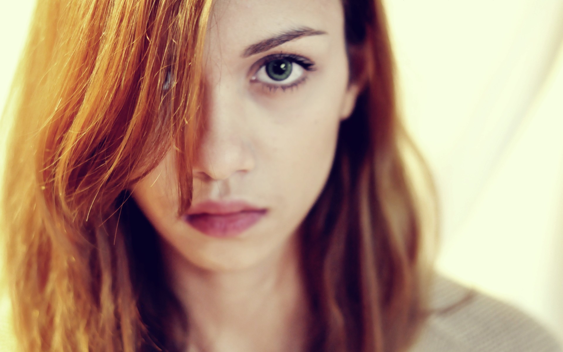 model women face redhead green eyes depth of field Wallpaper