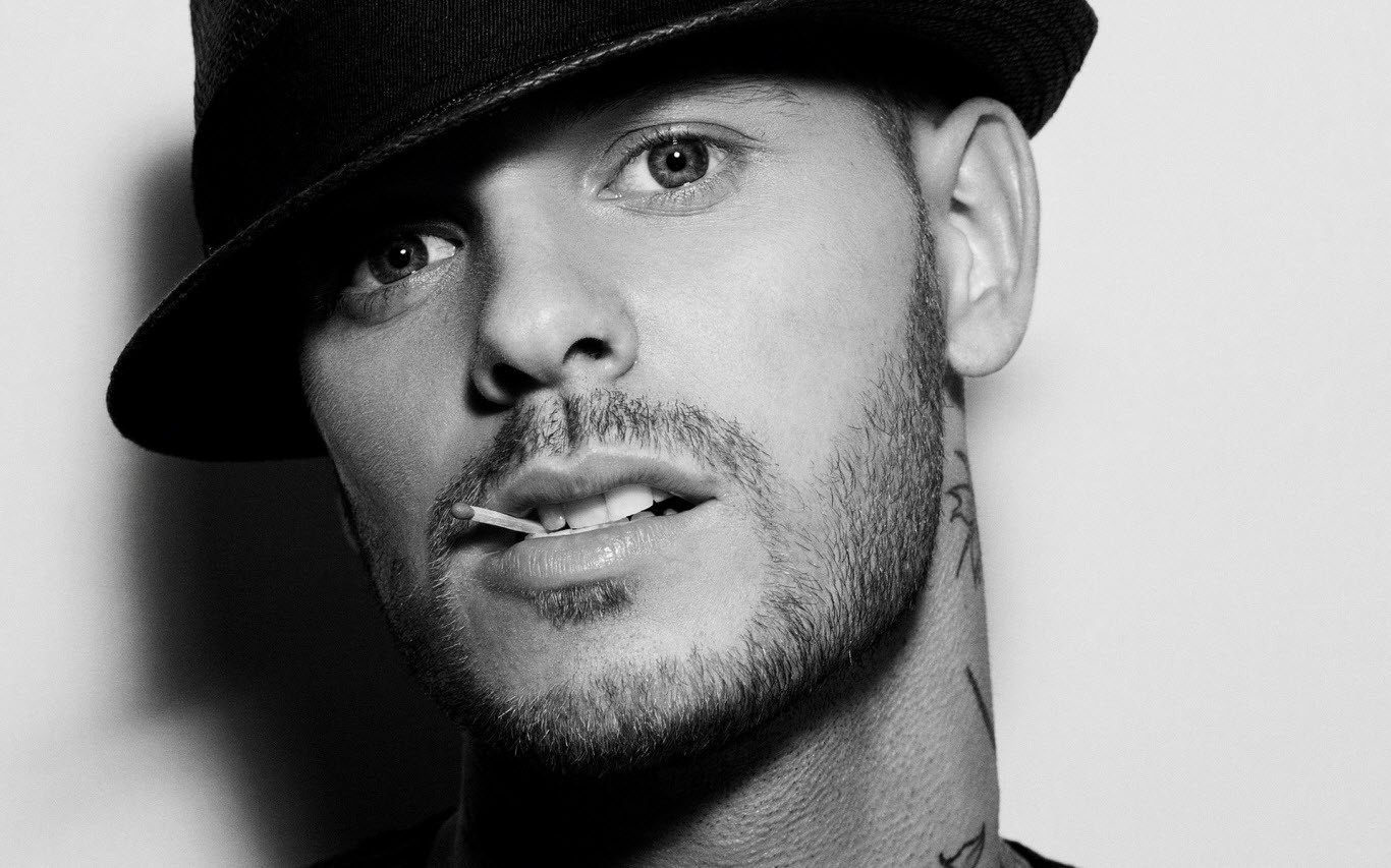 men matches Wallpaper