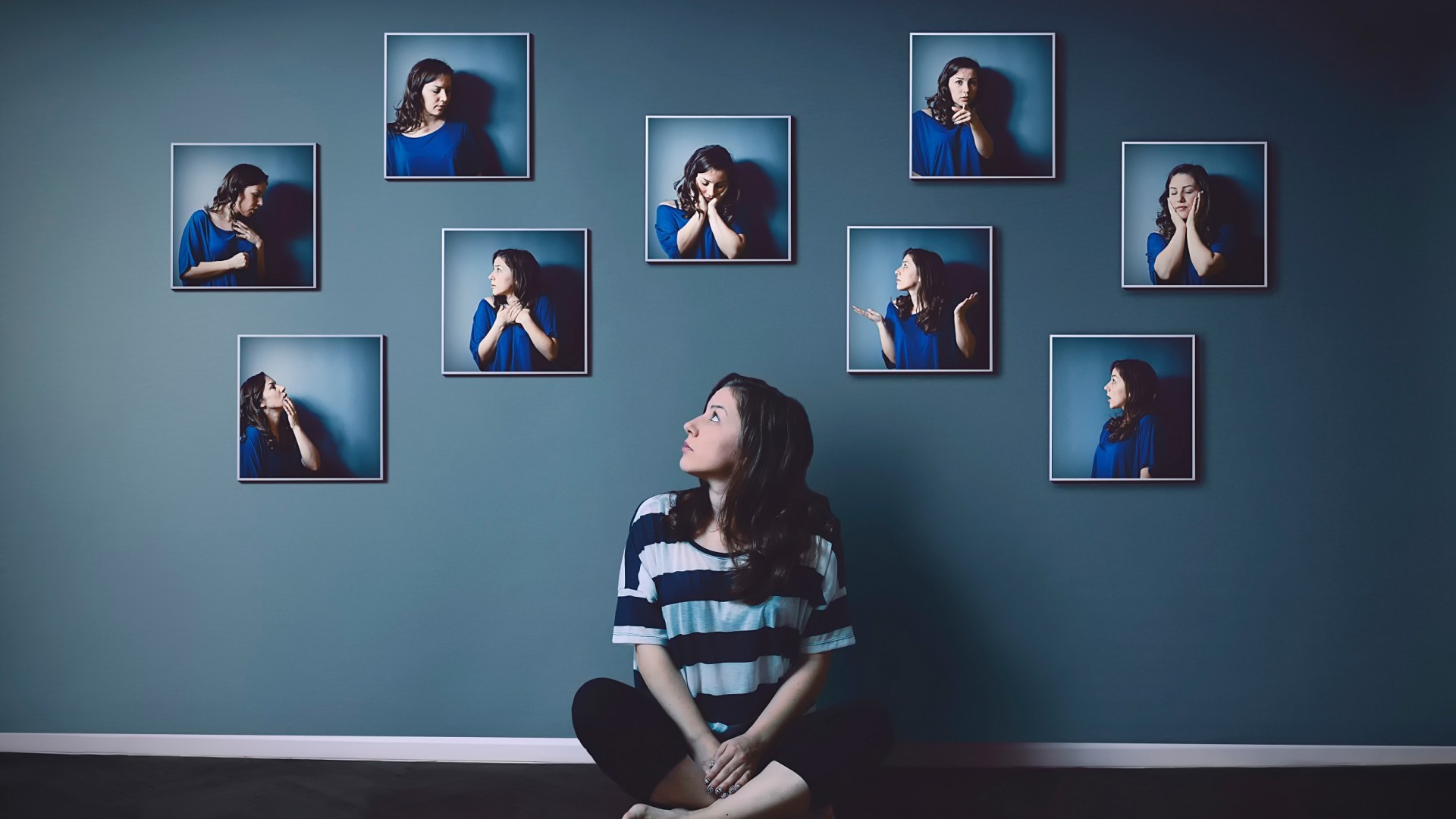 women Wallpaper