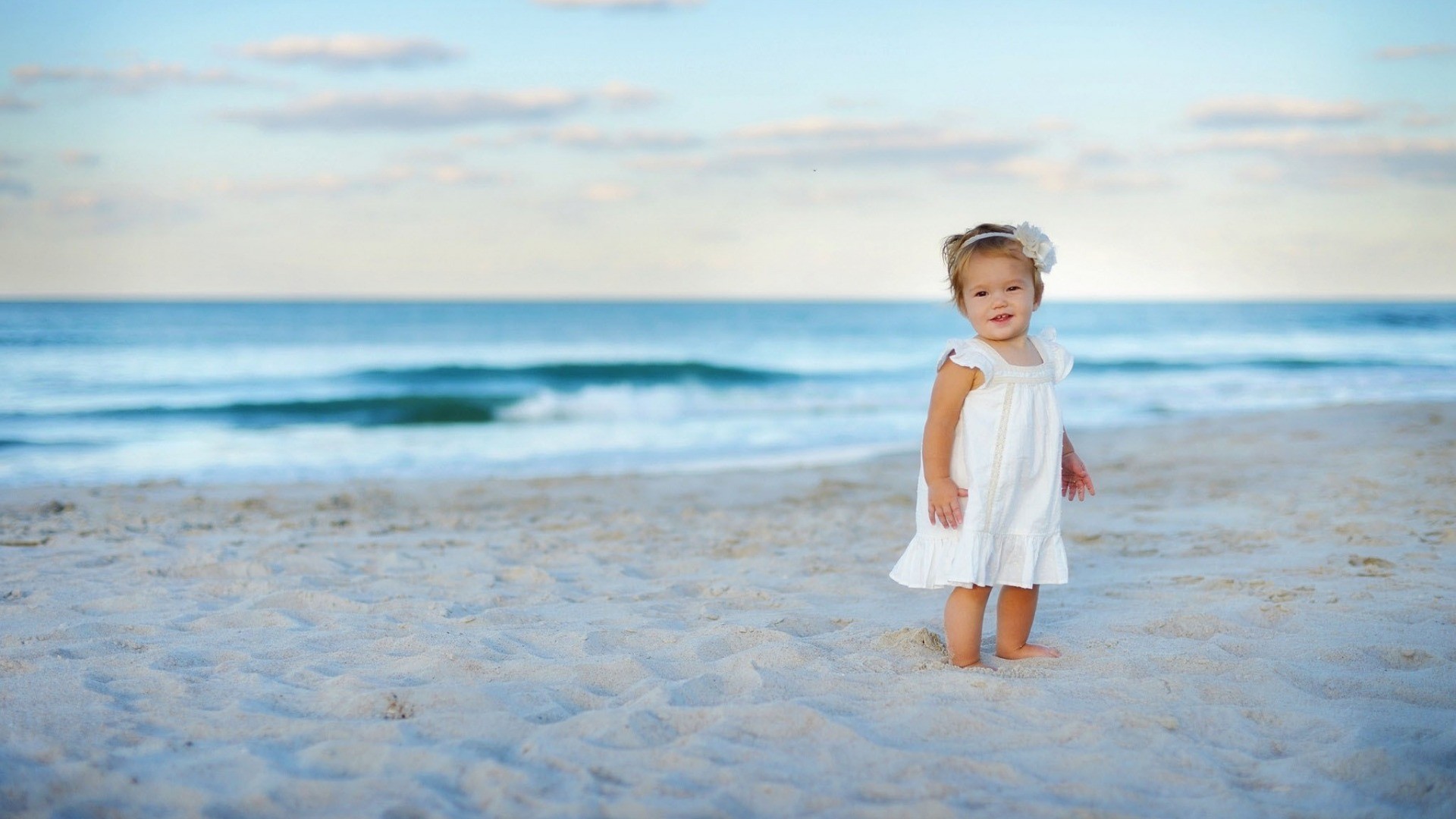 children beach little girl baby Wallpaper