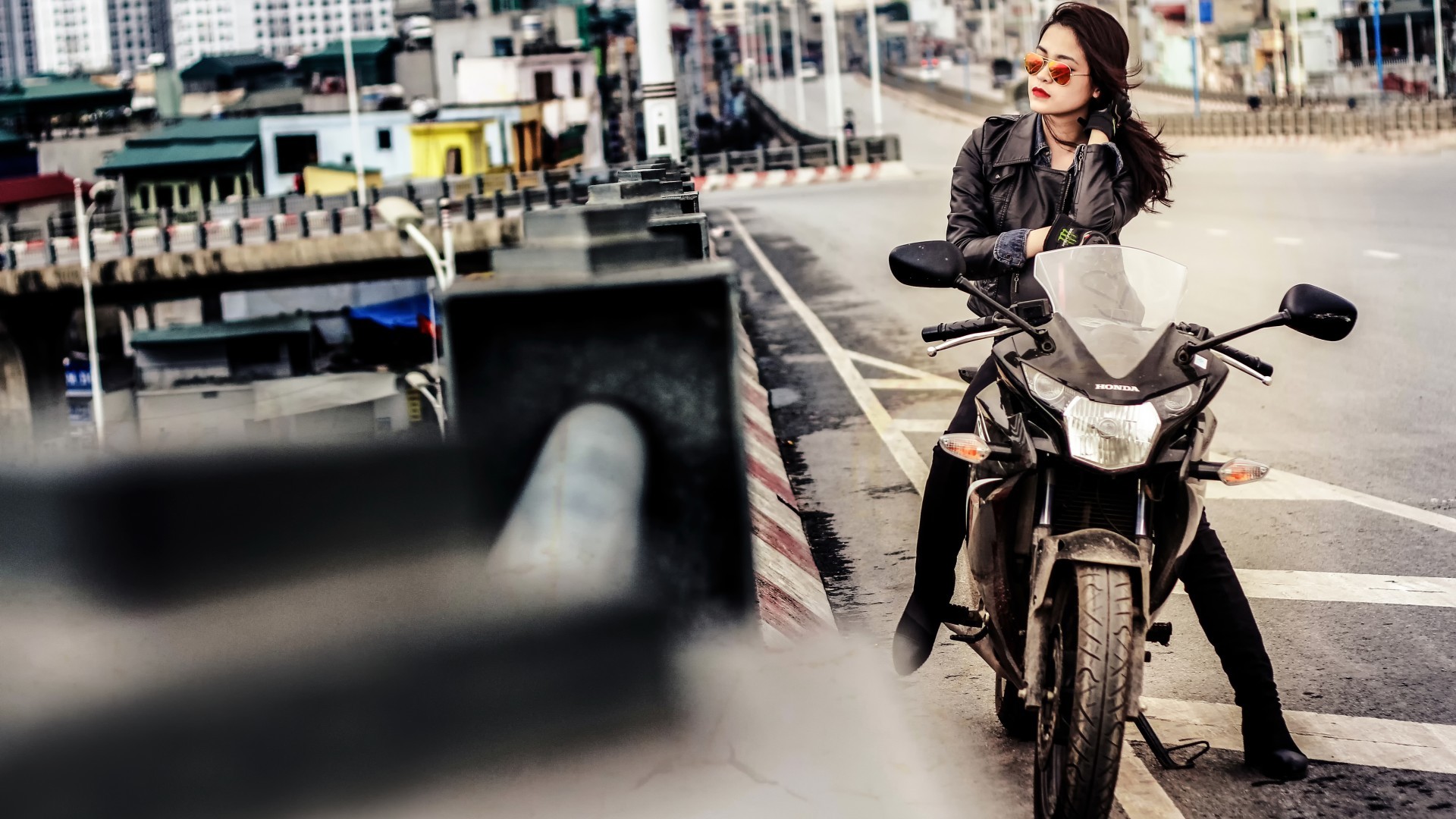 women with bikes red lipstick Wallpaper