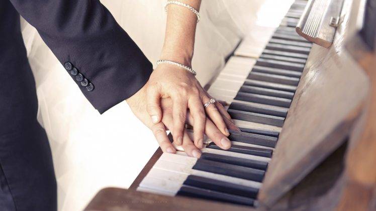 hand piano holding hands couple HD Wallpaper Desktop Background