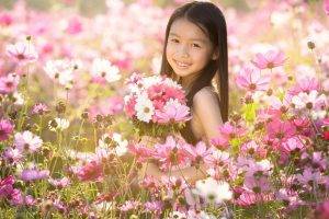 children smiling brunette flowers bouquets asian