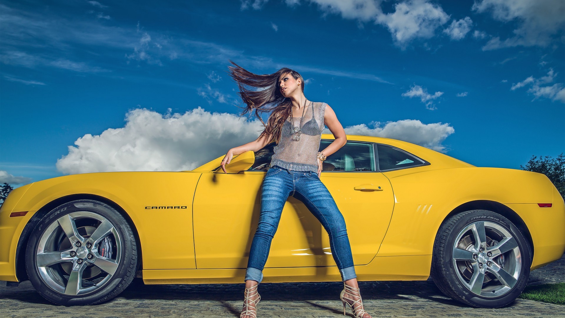 women with cars Wallpaper