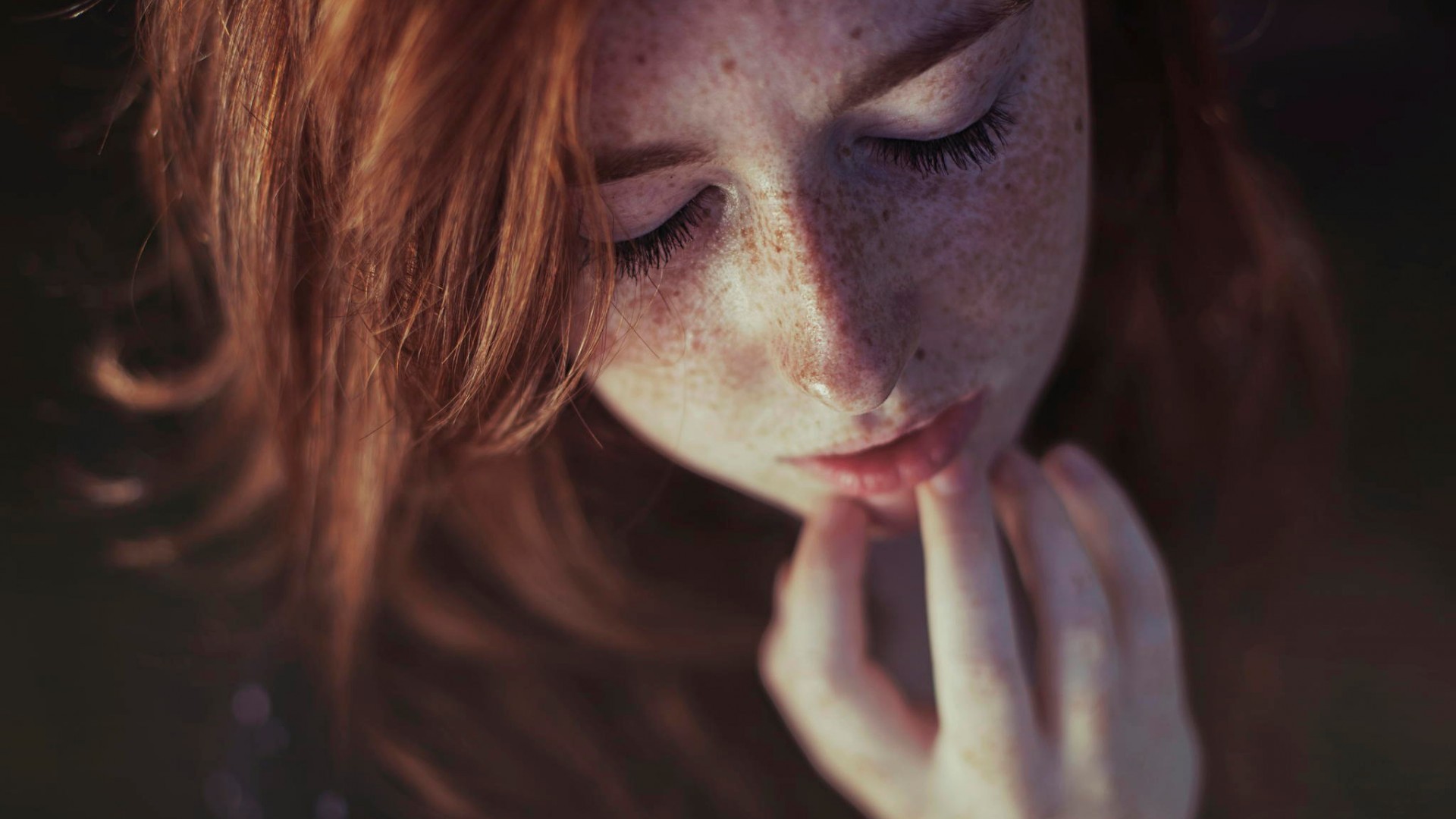women redhead face freckles Wallpaper