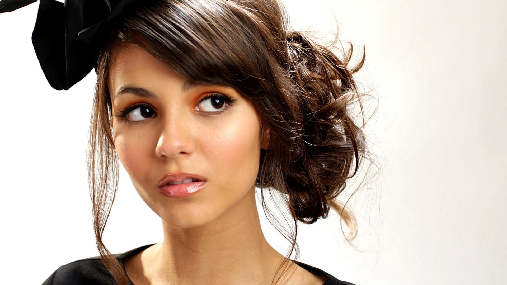 victoria justice women brunette face Wallpaper