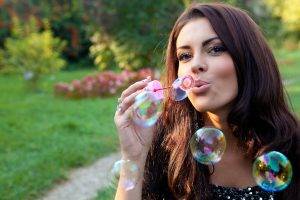 bubbles women brunette