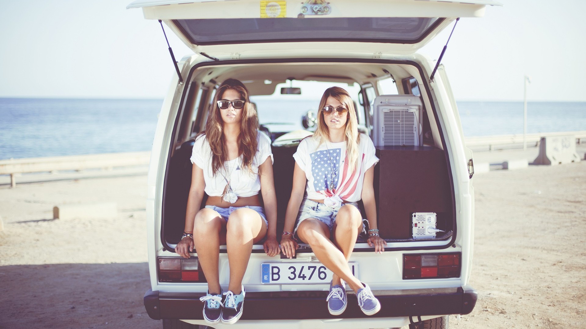 spain beach volkswagen vacations women jean shorts Wallpaper