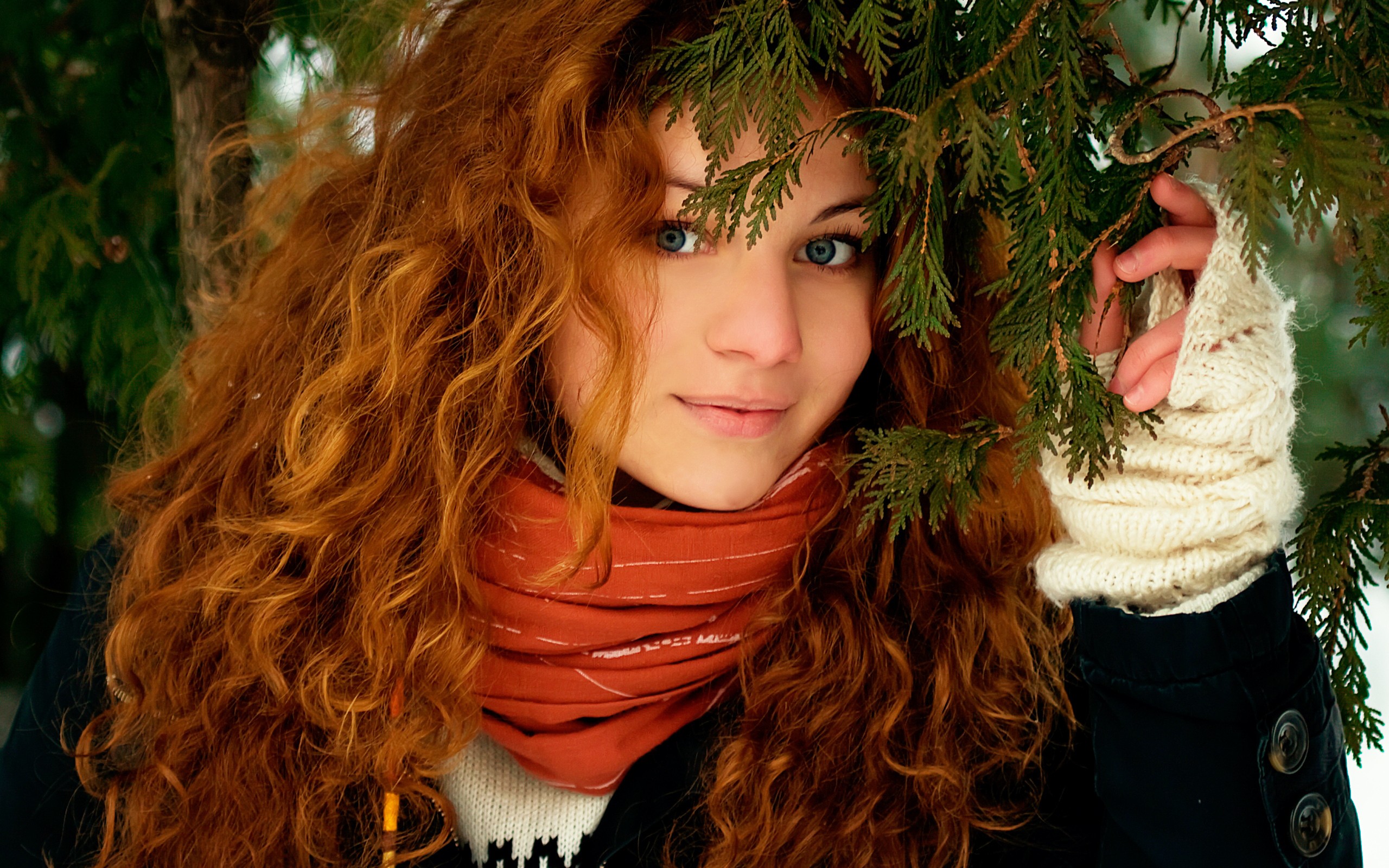 women model redhead long hair curly hair face smiling women outdoors blue eyes sweater trees coats winter Wallpaper