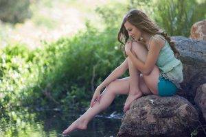 women model women outdoors brunette water feet barefoot