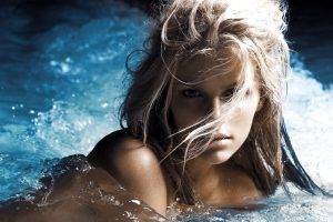 women blonde platinum blonde swimming pool brooklyn decker