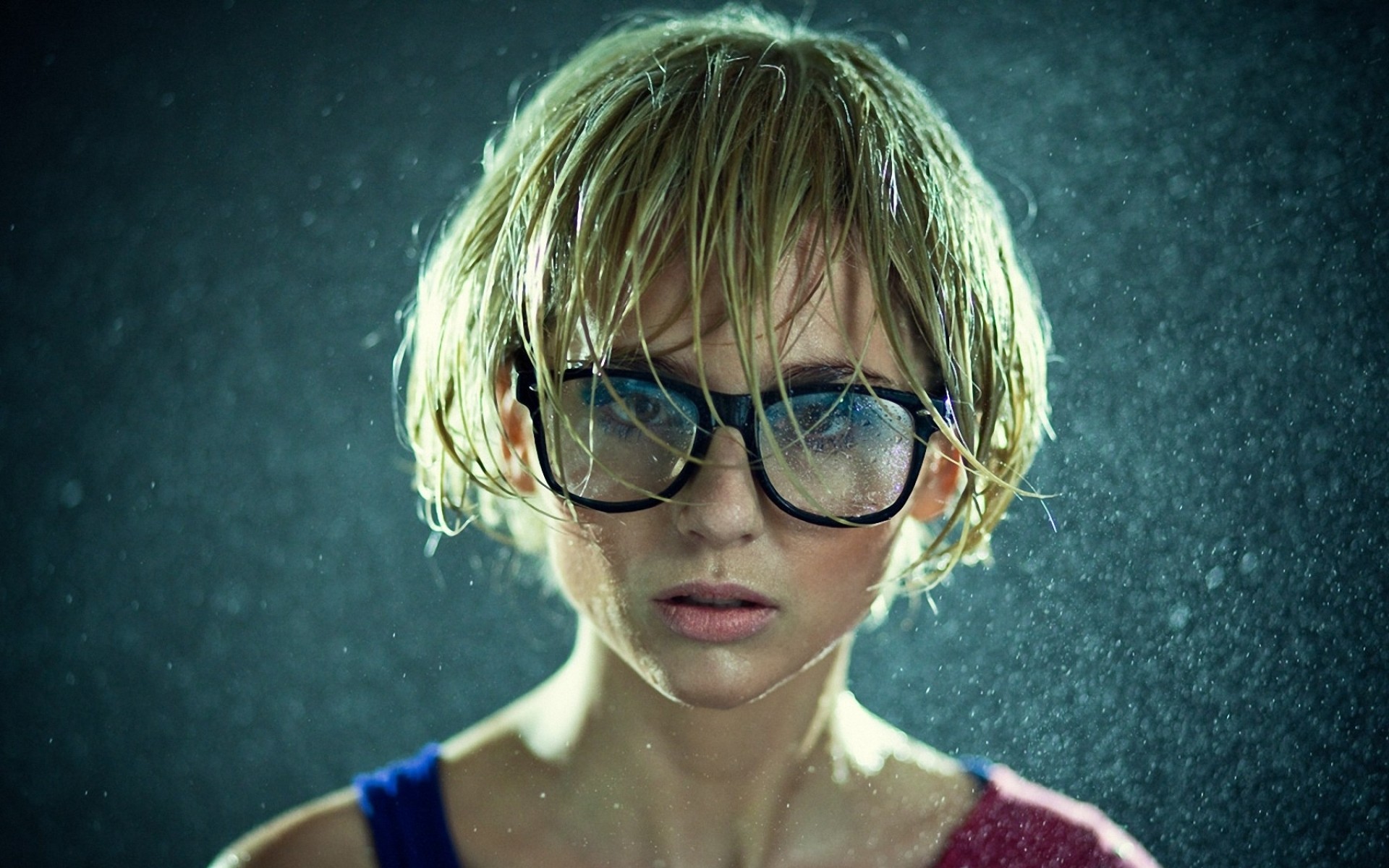 women glasses rain Wallpaper