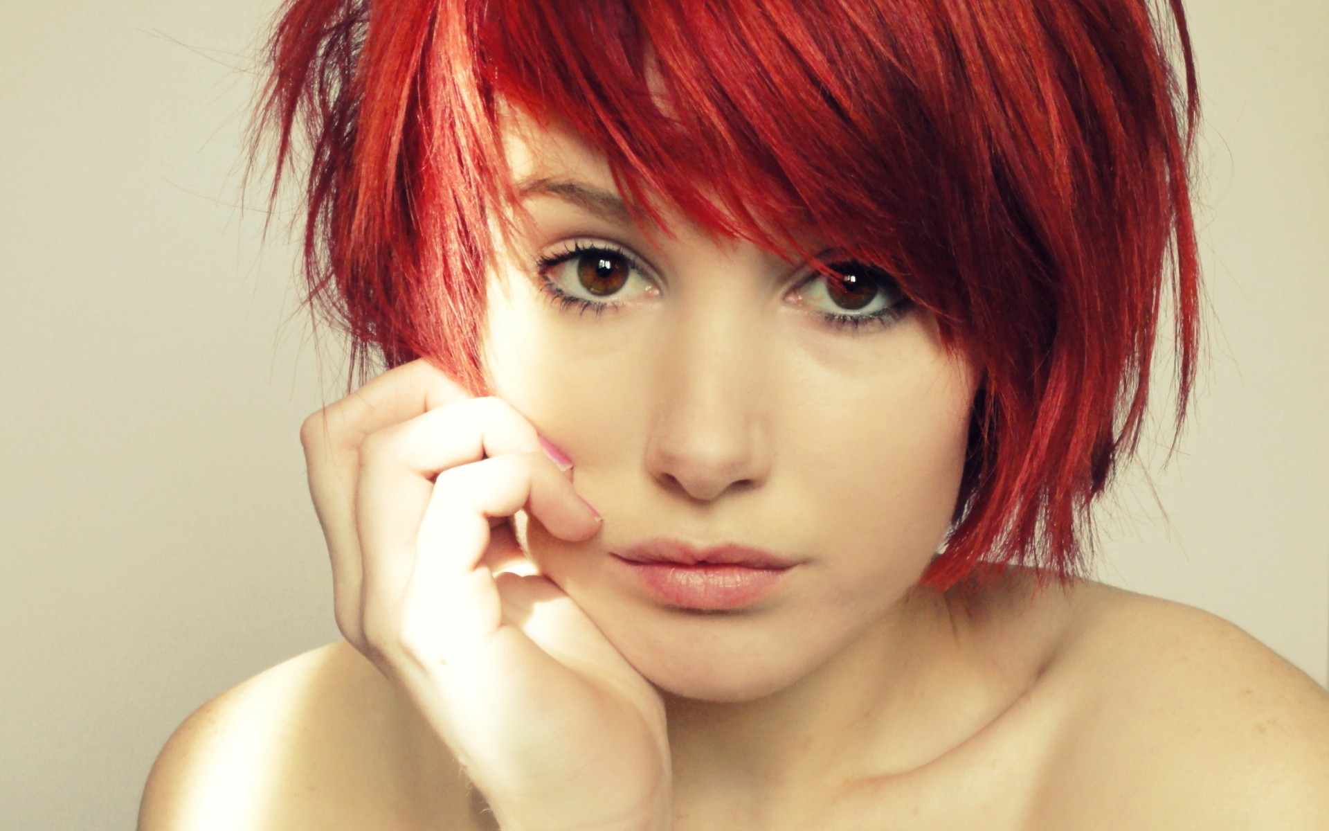 women model redhead face portrait brown eyes short hair simple background Wallpaper