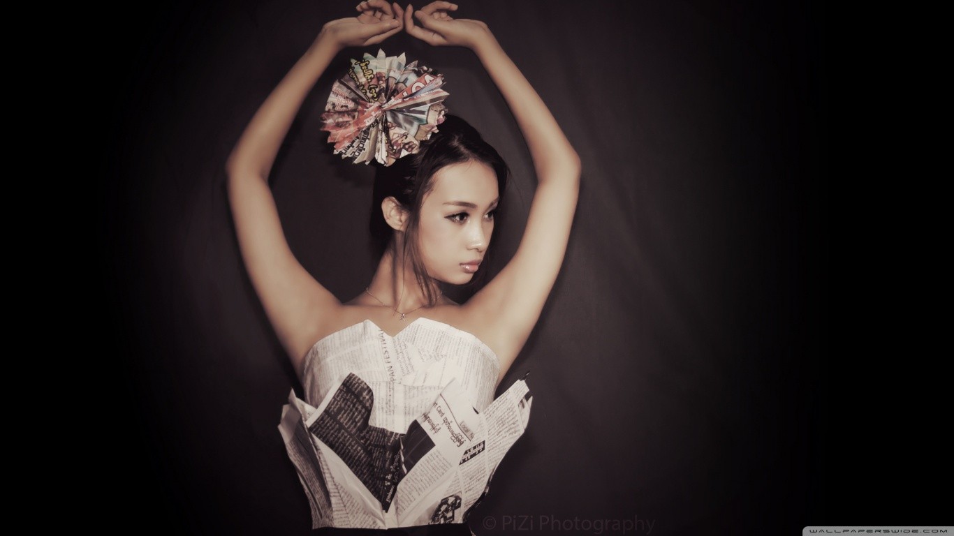 women freedom Wallpaper