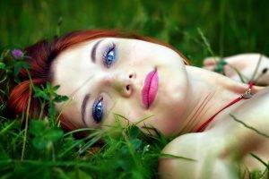 women model redhead face women outdoors blue eyes lipstick field grass dyed hair freckles eyeliner necklace