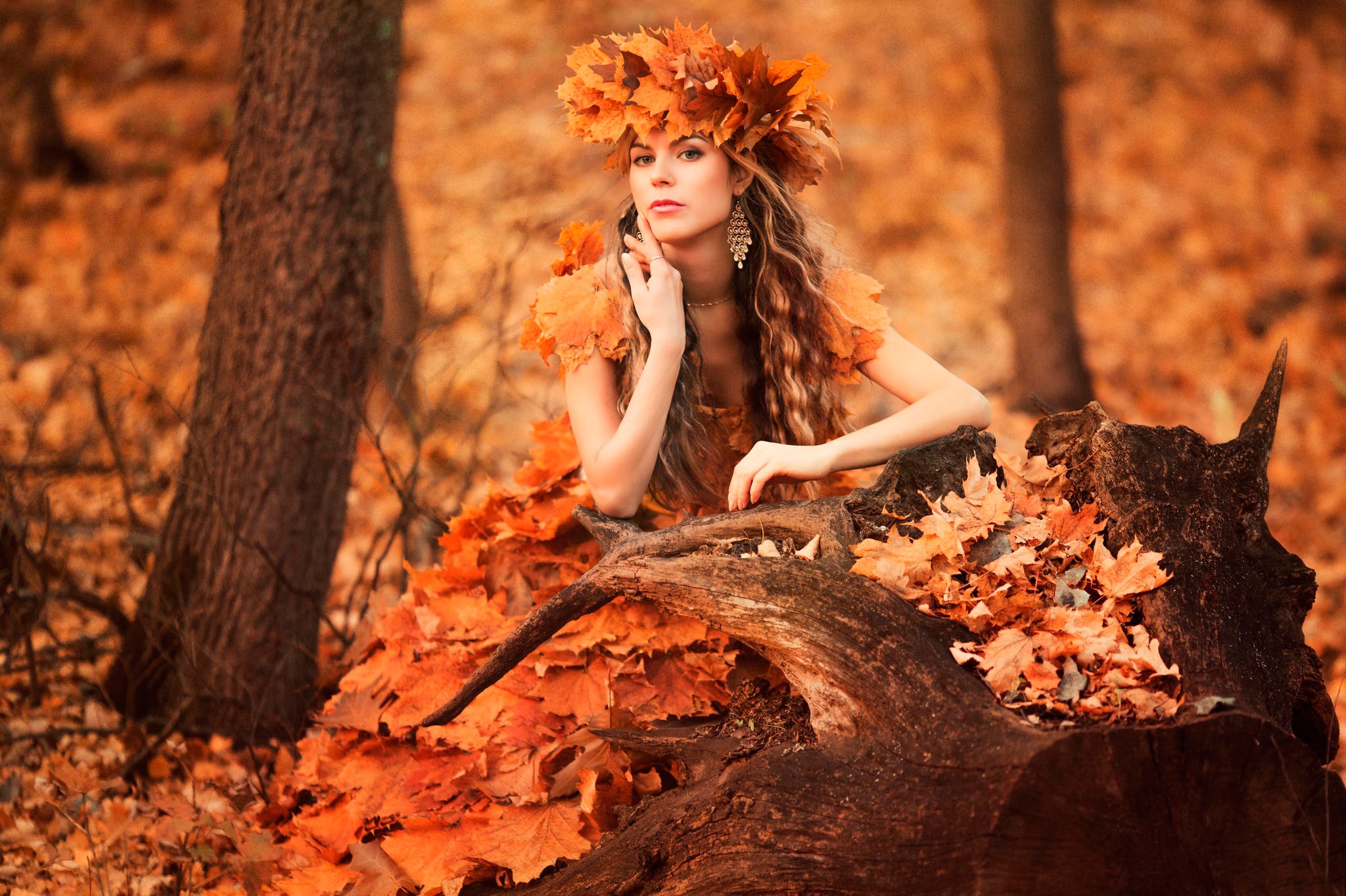 women model brunette long hair women outdoors trees fall leaves wavy hair wreaths Wallpaper