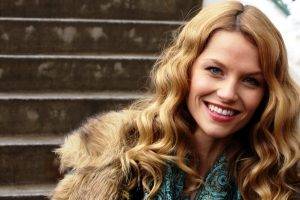 ellen hollman women blonde actress face smiling blue eyes