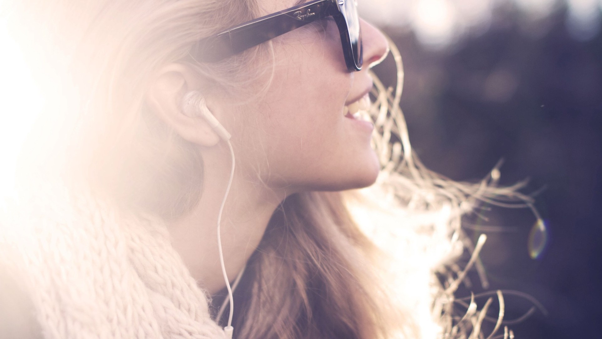 women blonde sunglasses long hair sunlight smiling closeup Wallpaper