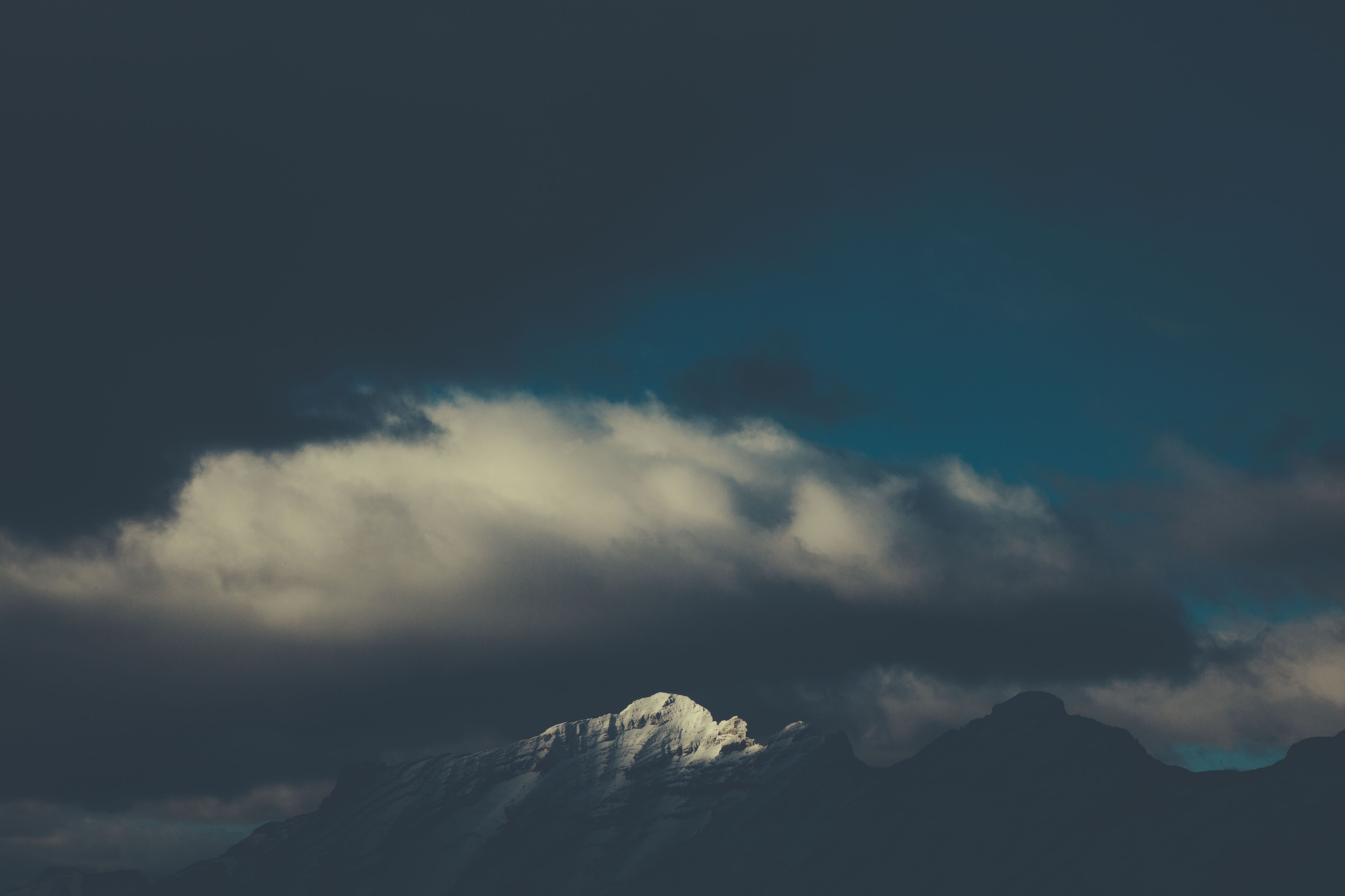 clouds, Mountain, Calm Wallpaper