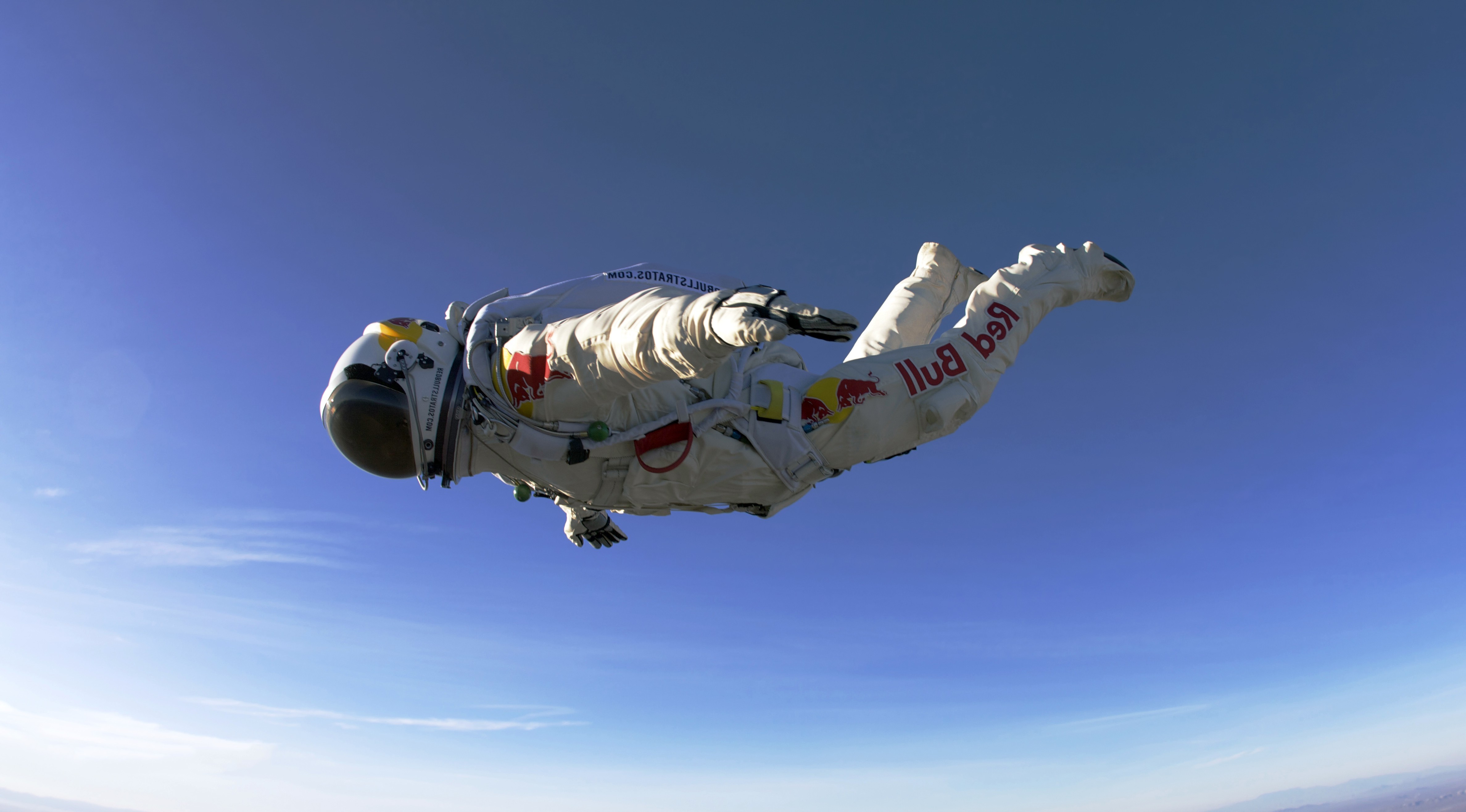 spacesuit, Men, Sky, Red Bull, Felix baumgartner, Falling, Flying, Skydiving, Skydiver Wallpaper