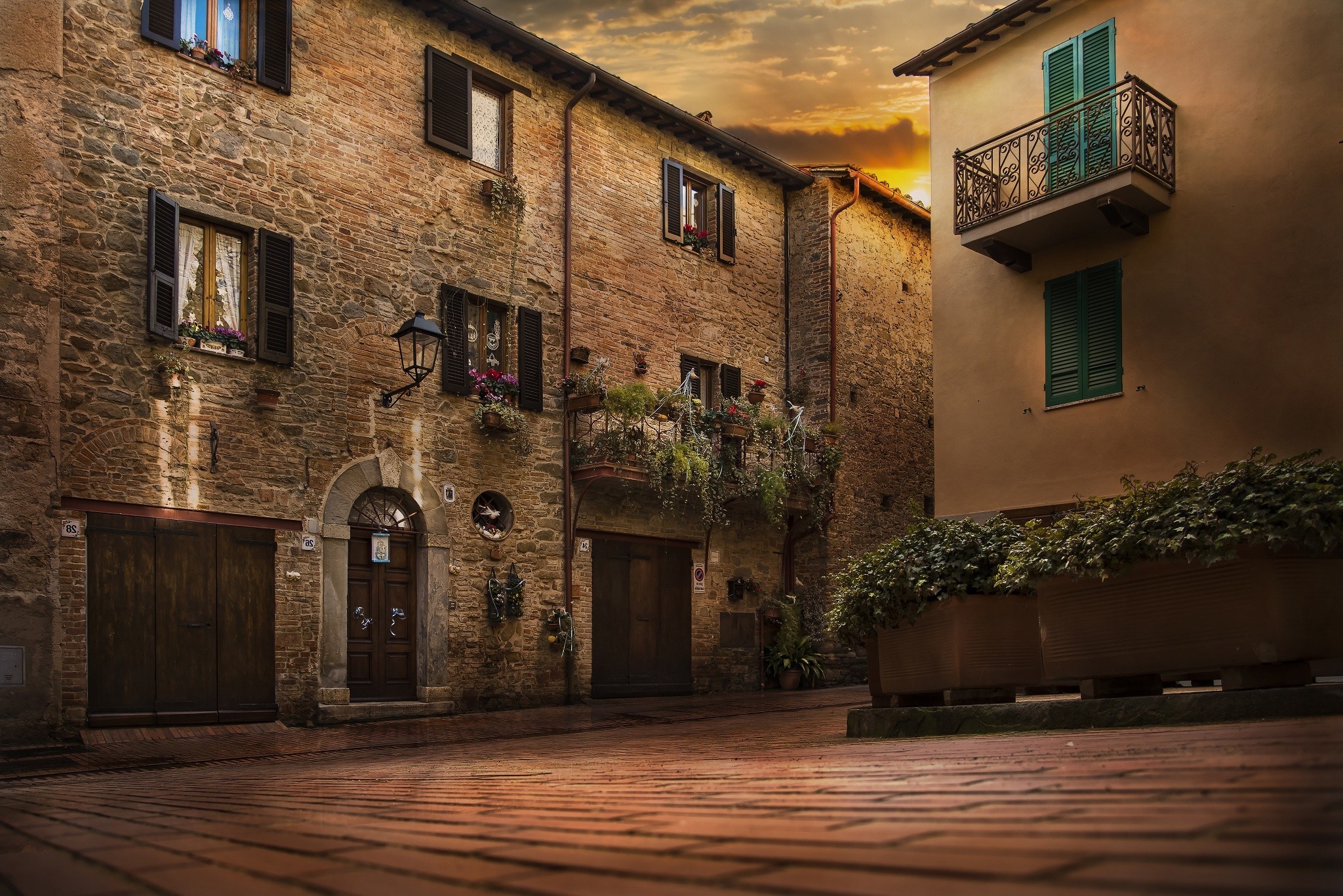 architecture, Town, House, Building, Italy, Street, Balconies, Window, Clouds, Sunset Wallpaper