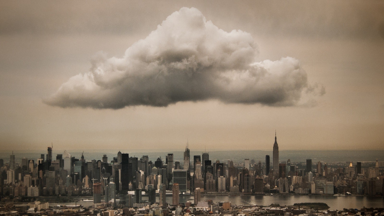 city, Clouds Wallpaper
