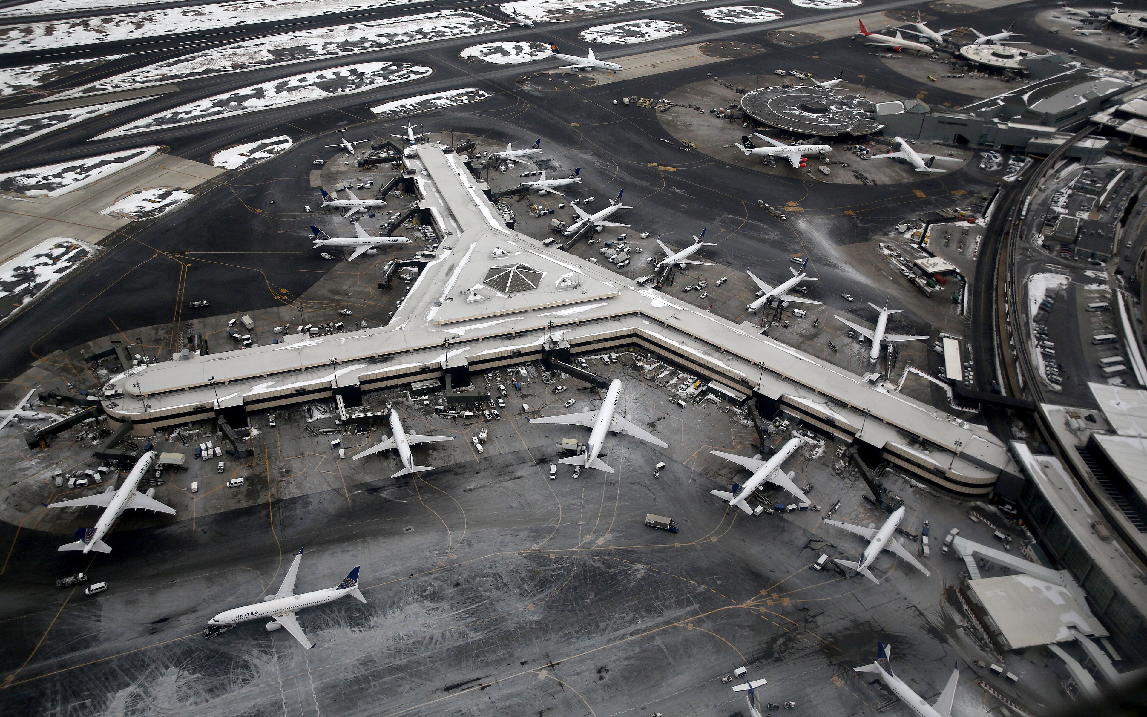 airport, Aircraft, Winter, Aerial view, Airplane, Newark airport Wallpaper