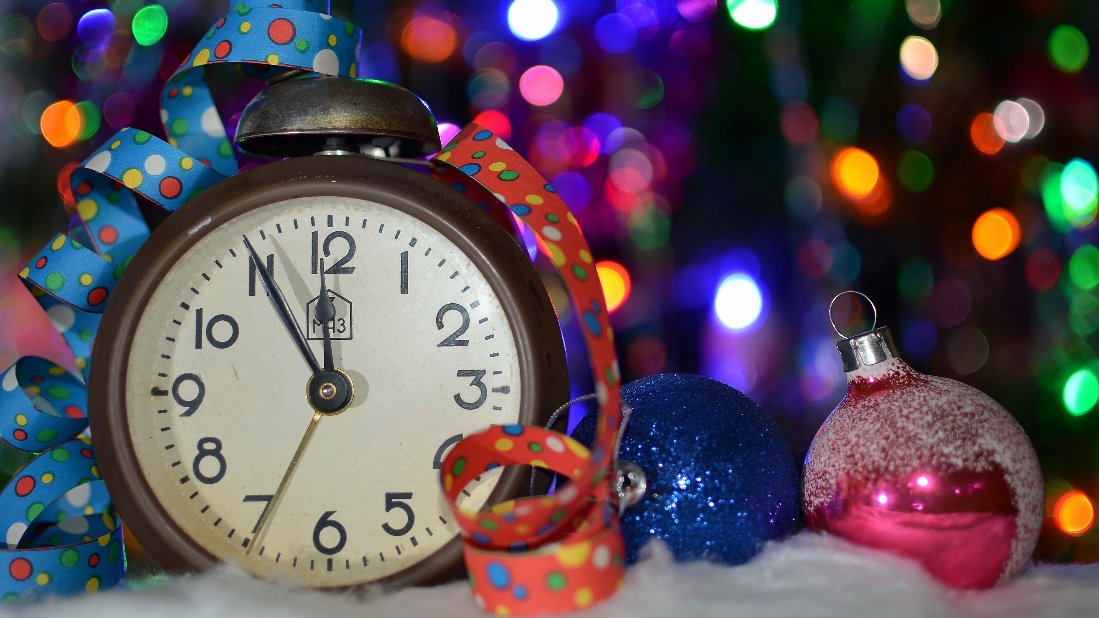 clocks, Christmas, Lights, Bokeh, Depth of field, Ribbon, Christmas ornaments, Winter, Snow, Colorful Wallpaper