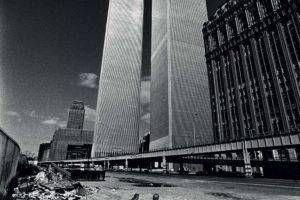 men, People, Architecture, Building, Skyscraper, City, Cityscape, Urban, Clouds, New York City, USA, Twin Towers, World Trade Center, Never Forget, Dirt, Bridge, Monochrome, Portrait display